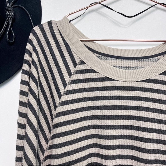 free people | love bug striped thermal dolman sleeve tan grey s - Picture 4 of 10